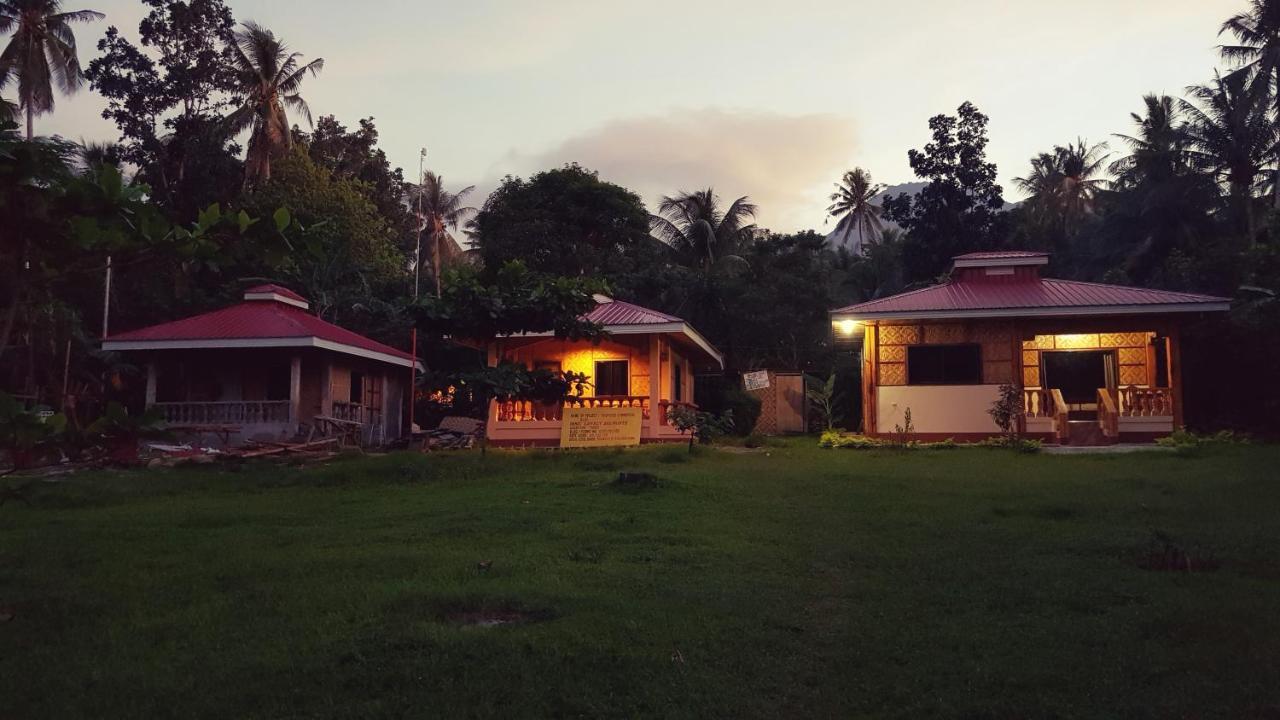 Paco'S Garden Home Stay Mambajao Exteriör bild