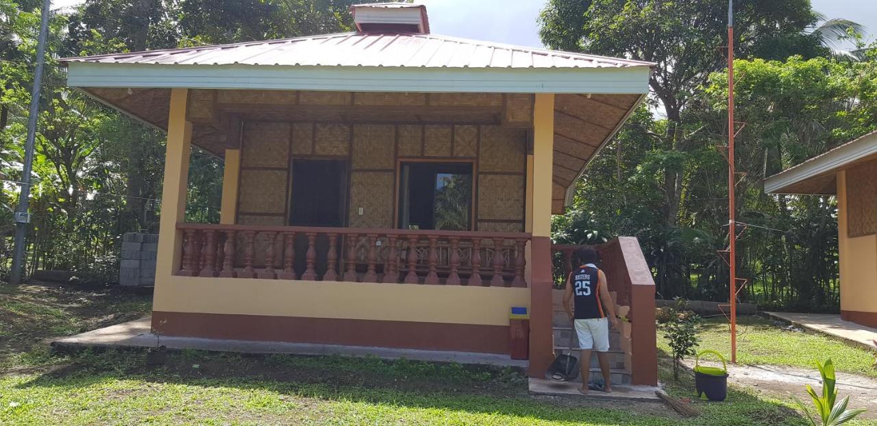 Paco'S Garden Home Stay Mambajao Exteriör bild
