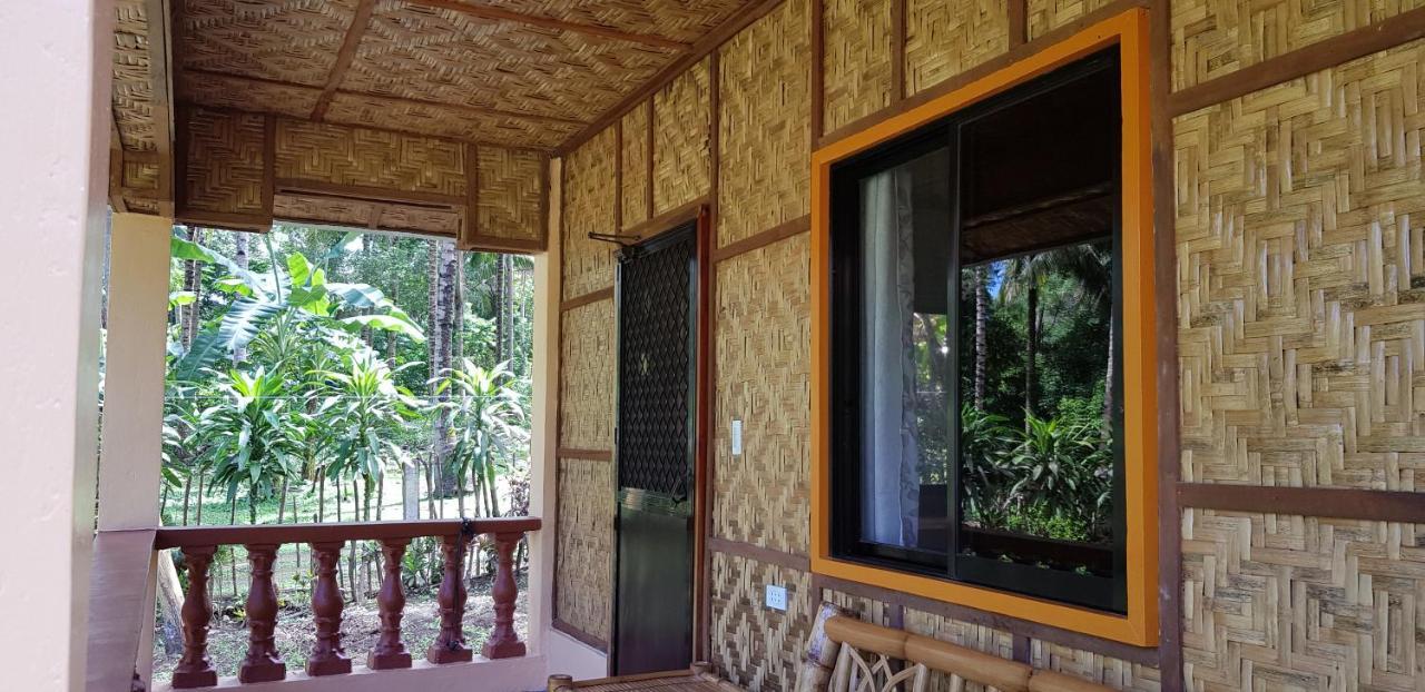 Paco'S Garden Home Stay Mambajao Exteriör bild