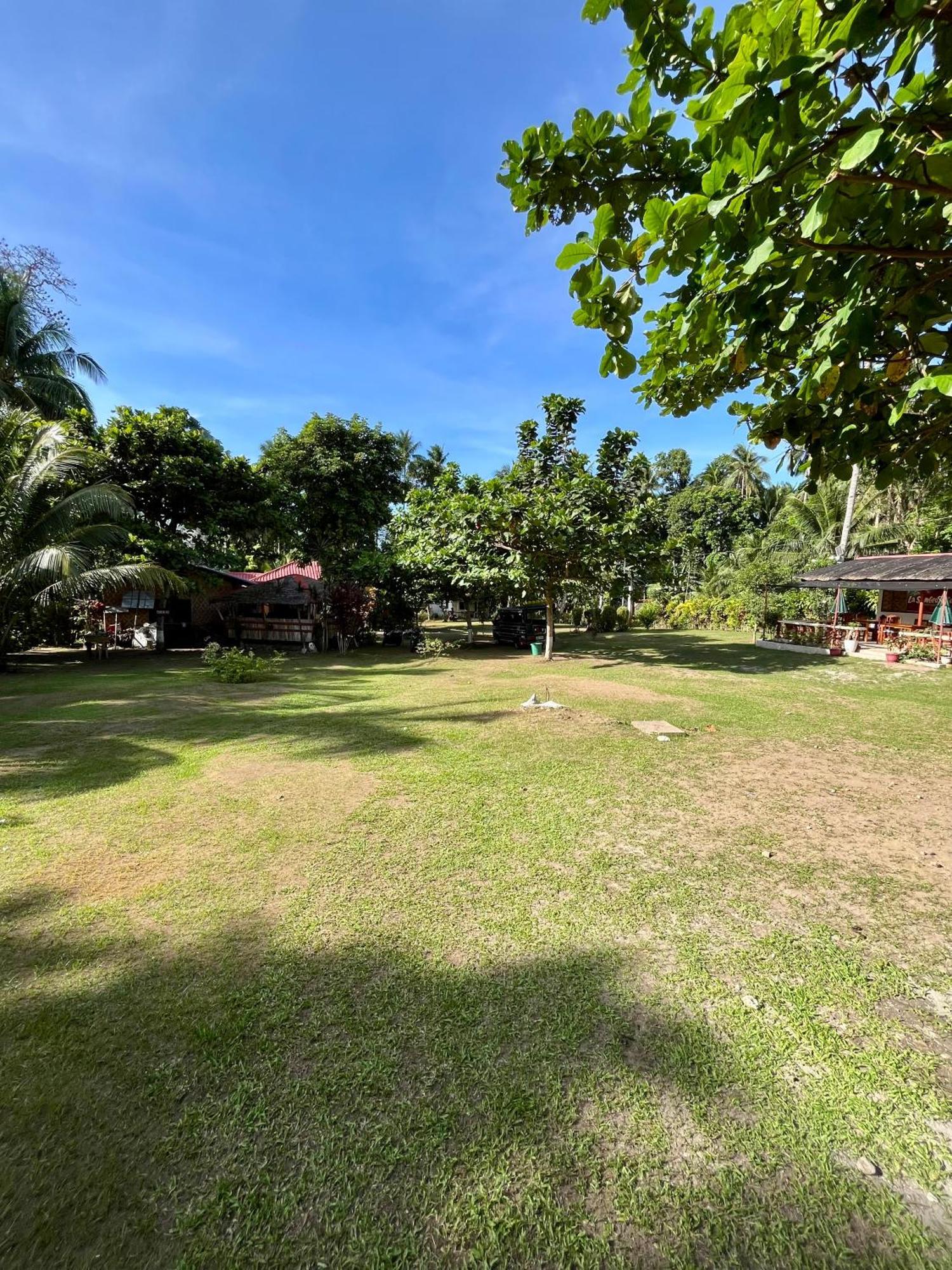 Paco'S Garden Home Stay Mambajao Exteriör bild