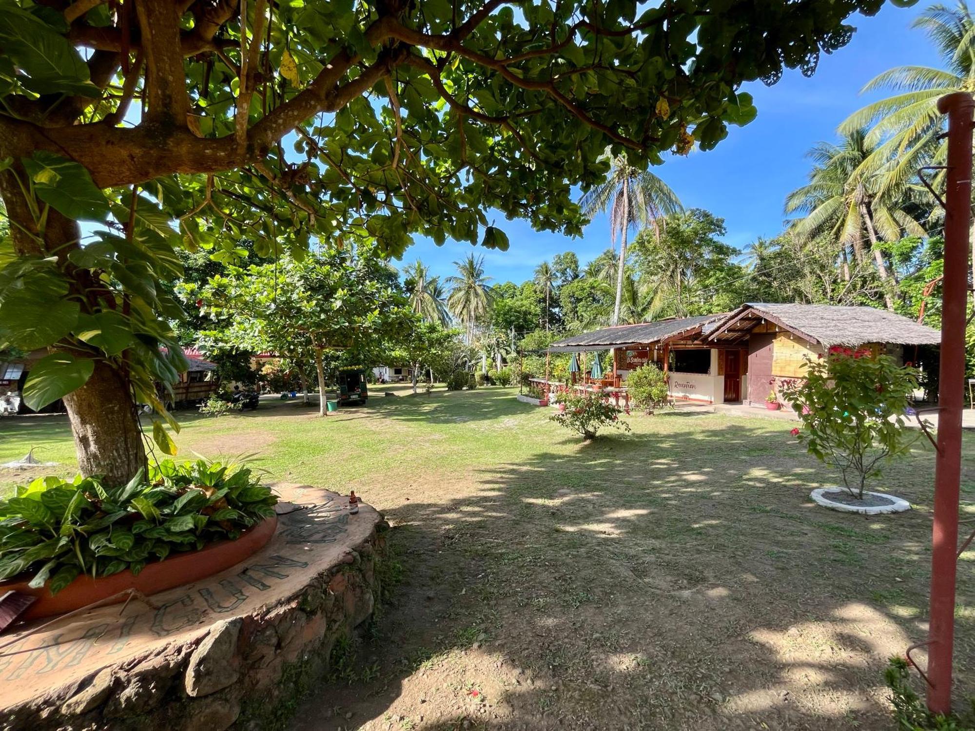 Paco'S Garden Home Stay Mambajao Exteriör bild