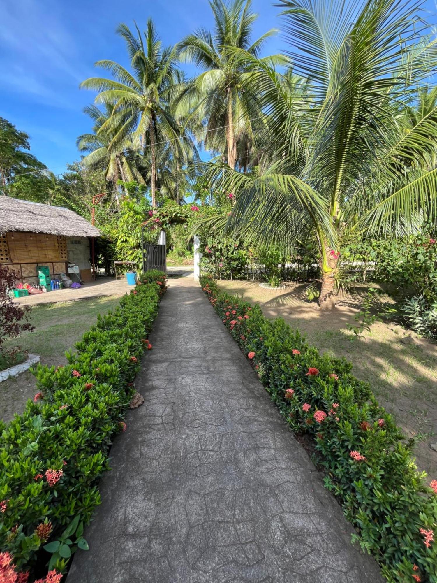 Paco'S Garden Home Stay Mambajao Exteriör bild