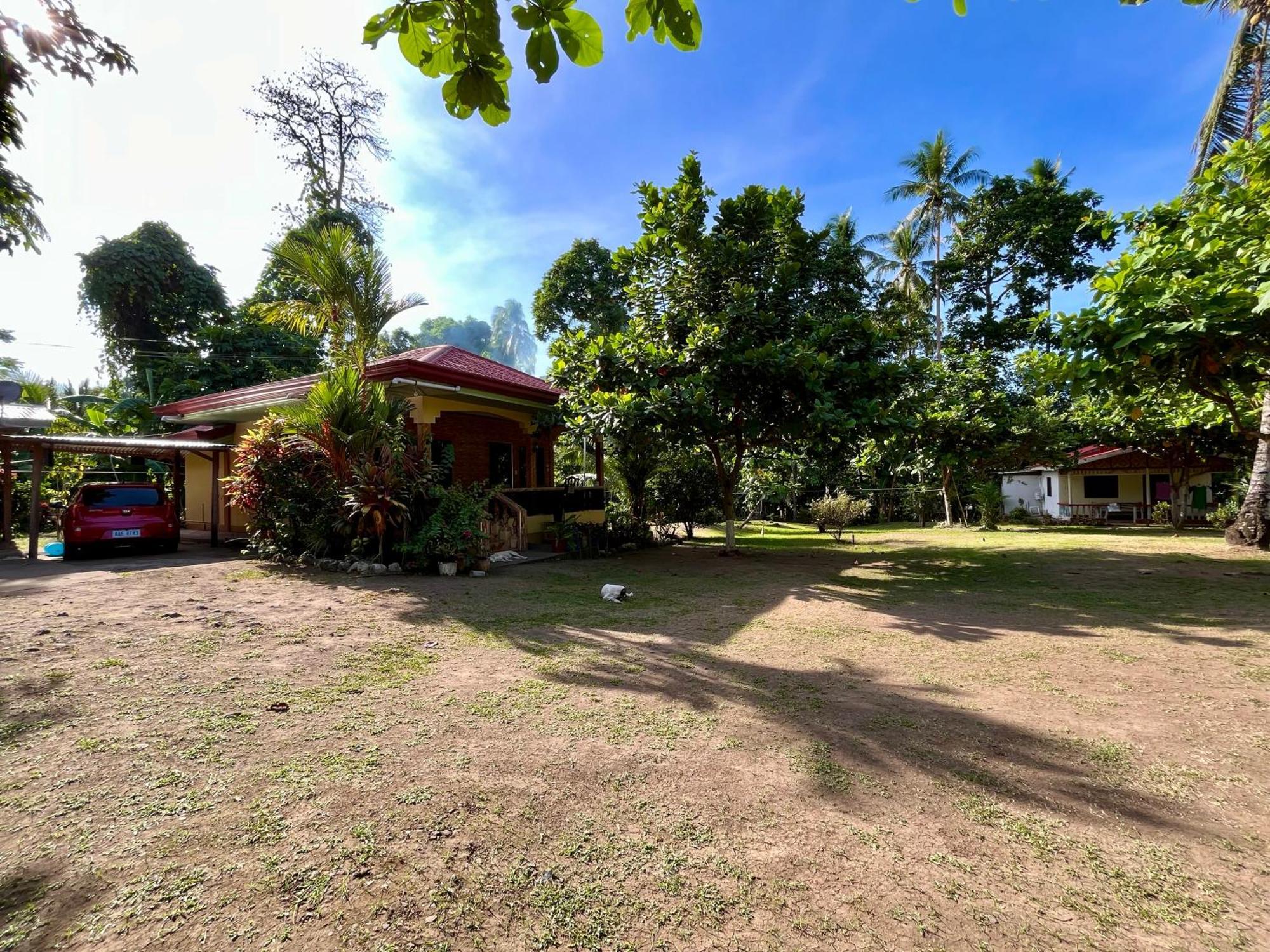 Paco'S Garden Home Stay Mambajao Exteriör bild